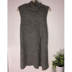 Knit turtleneck & sleeveless tunic sweater